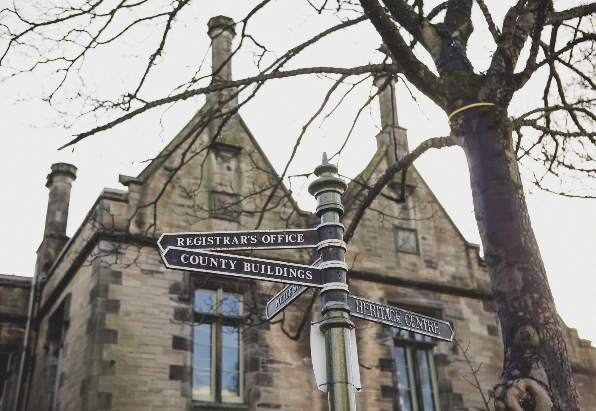 Court Residence Aparthotel Linlithgow Exterior photo